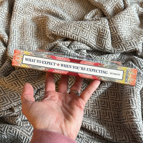 What To Expect When You're Expecting 4th Edition by Heidi Murkoff | Pregnancy - Picture 5 of 10